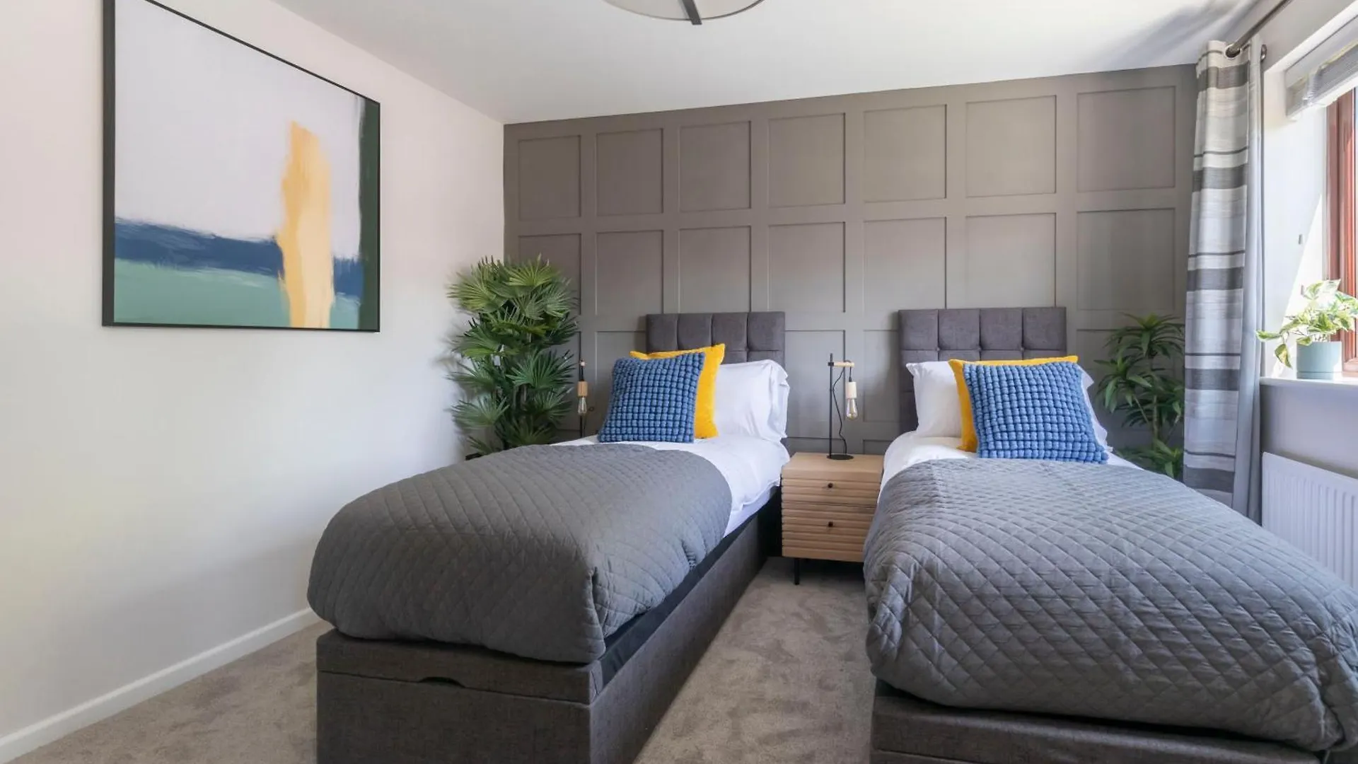 Modern 5-Bed Home With Hot Tub GLOUCESTERSHIRE Storbritannien