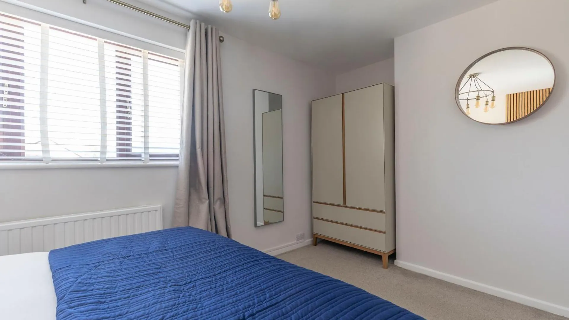 Feriehus Modern 5-Bed Home With Hot Tub GLOUCESTERSHIRE