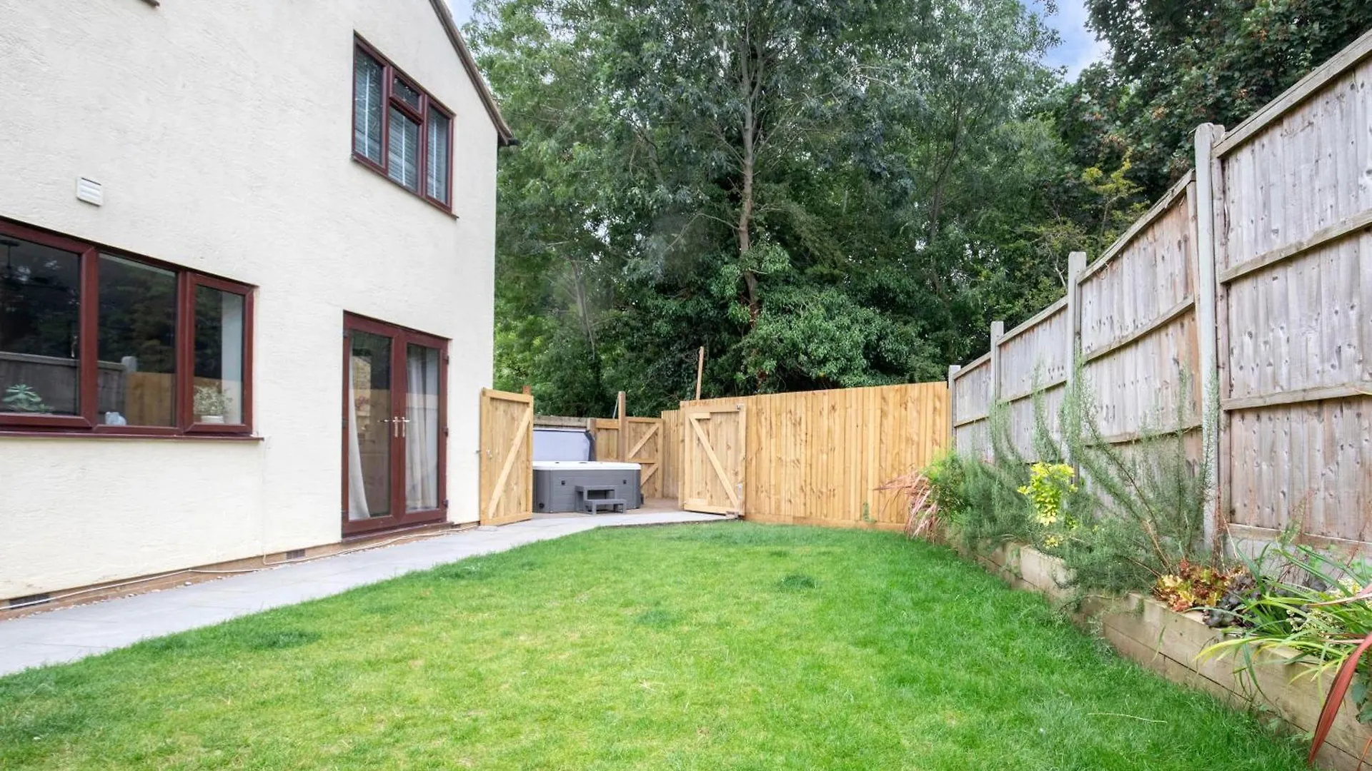 Modern 5-Bed Home With Hot Tub GLOUCESTERSHIRE Storbritannien