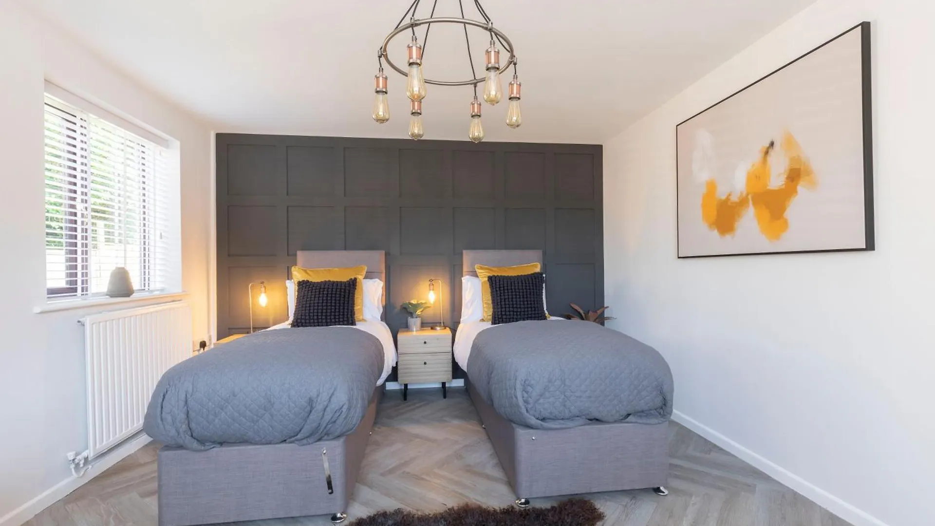 Modern 5-Bed Home With Hot Tub GLOUCESTERSHIRE 0*,  United Kingdom