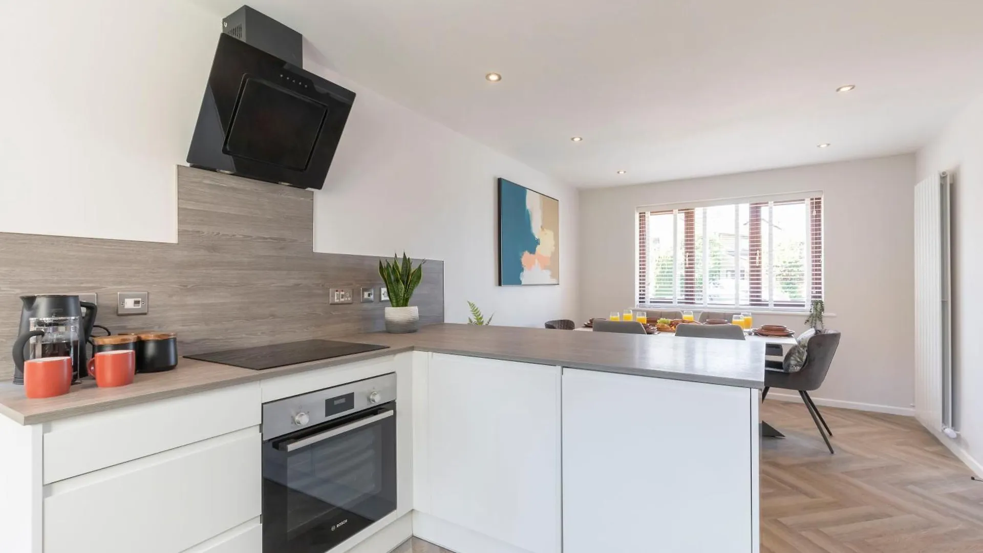 Modern 5-Bed Home With Hot Tub GLOUCESTERSHIRE Holiday home