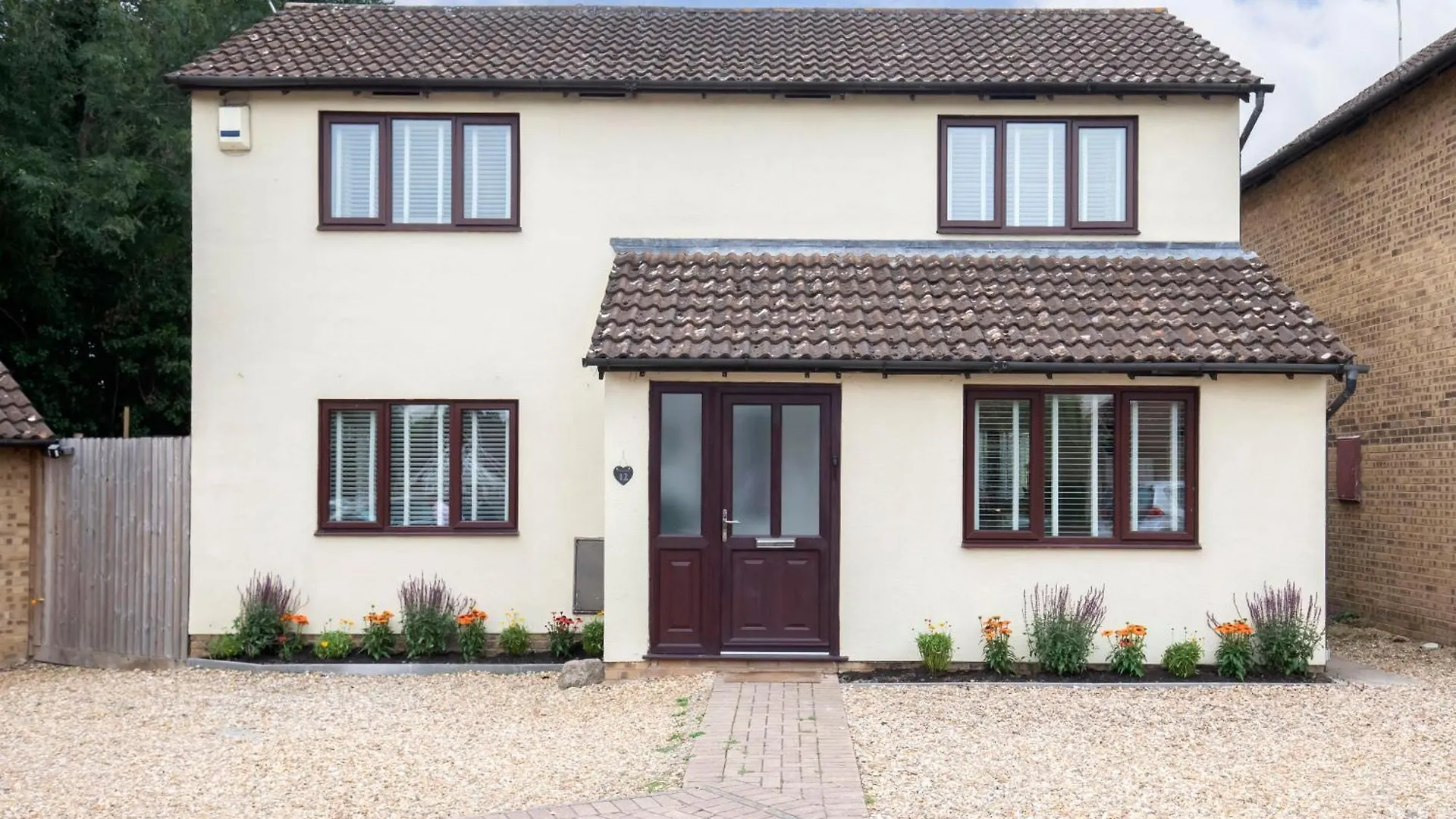 Modern 5-Bed Home With Hot Tub GLOUCESTERSHIRE